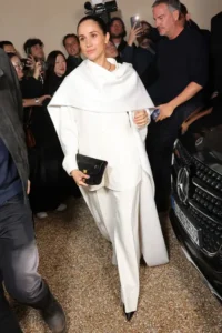 Check out Meghan Markles surprise appearance at Paris Fashion Week that is worth beholding