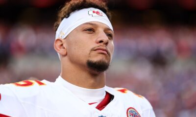 Breaking News: Just 20 minutes ago, Patrick Mahomes forced to apologise to Chiefs fans after controversial call and this is what he did... see more
