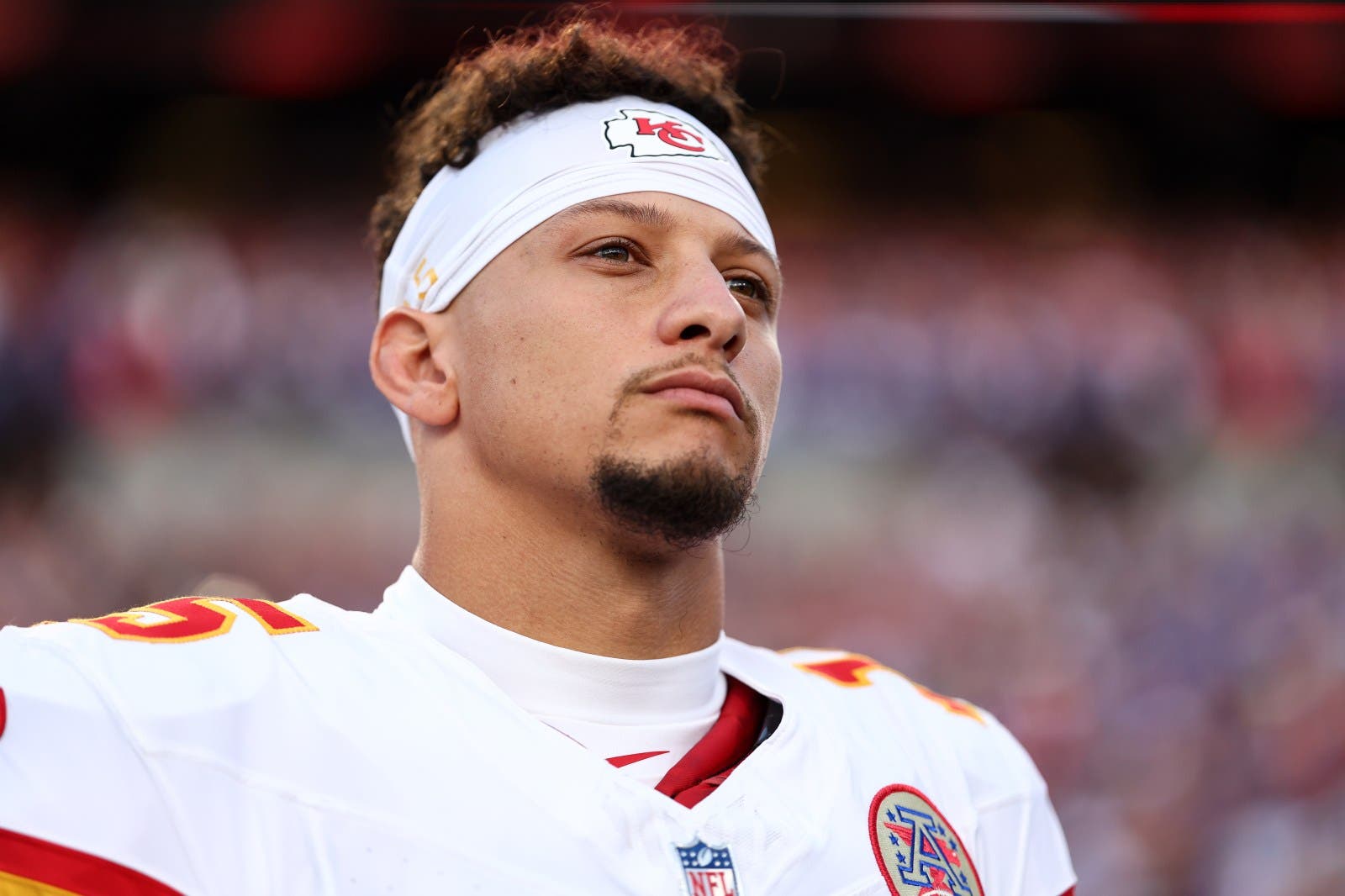 Breaking News: Just 20 minutes ago, Patrick Mahomes forced to apologise to Chiefs fans after controversial call and this is what he did... see more