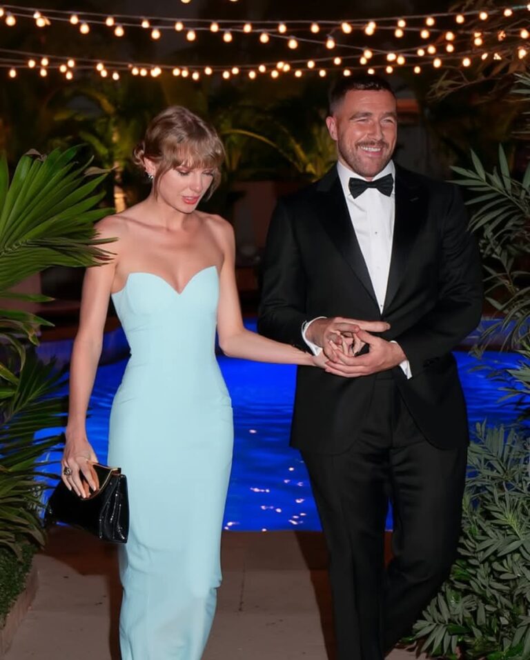 Taylor Swift and Travis Kelce Turn Heads at Private Dinner with Friends. Their presence alone spoke volumes, effortlessly drawing attention from everyone in the room. Wherever they go, the spotlight seems to follow — and this night was no exception.